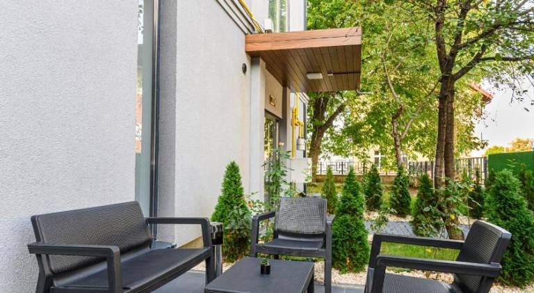 Lovely holiday apartment with yard & patio | Pet-friendly — photo 4