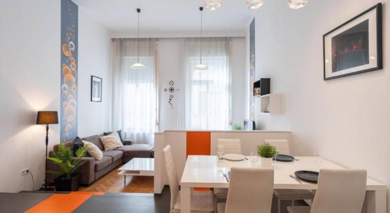 Bright Two-Bedroom Home by the New York Palace — photo 3