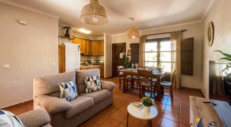 House with private pool, garden & patio | Perfect for remote work | Pets allowed — photo 2