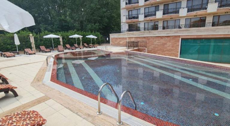 Rental apartment with terrace, private pool & garden — photo 2