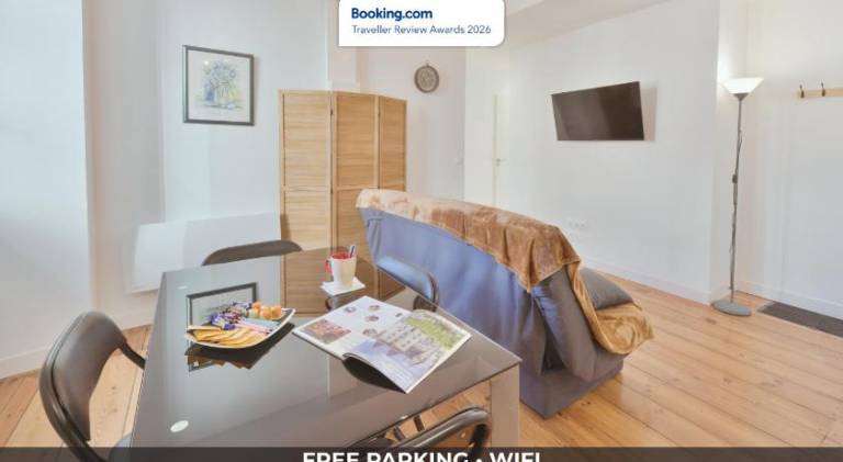Holiday apartment with 2 rooms for 9 persons in Bizanos