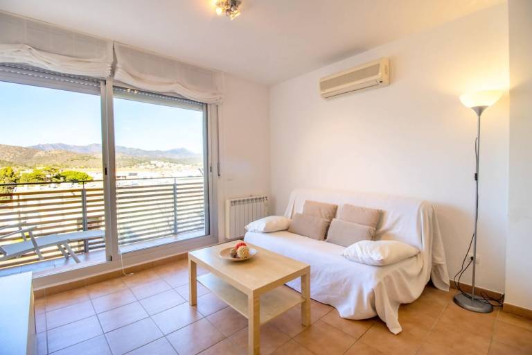 Fully equipped beautiful rental apartment with terrace | Beach view | Close to the beach | Pets are welcome — photo 5