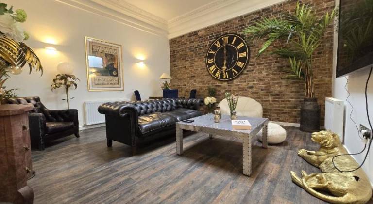 Nice apartment | Next to Brighton Palace Pier | Close to the beach | Pets are welcome — photo 4