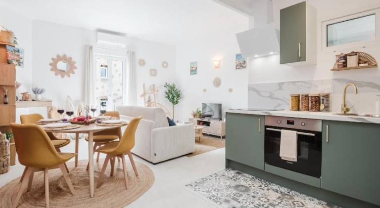 Fully equipped nice rental apartment | Next to Popes' Palace | Pet-friendly — photo 4