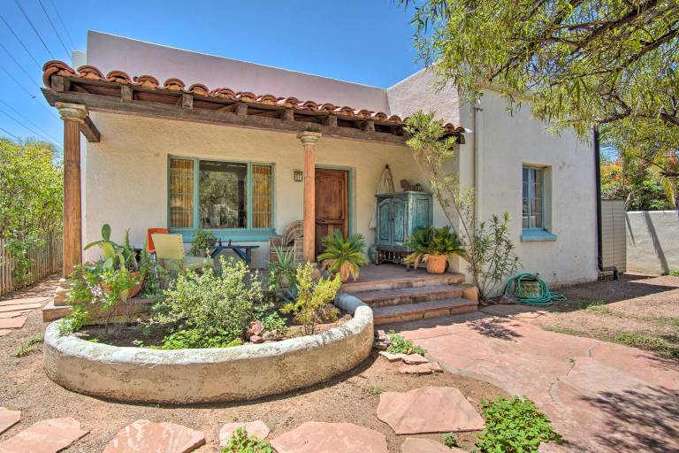 Tucson Casita w Fenced Yard Desert Views