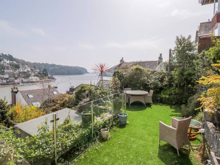 Cottage with garden | Beach view — photo 4