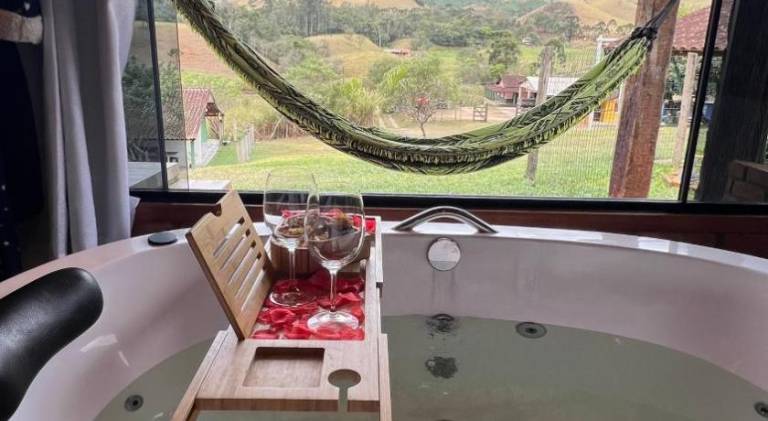 Beautiful lodge with jacuzzi & garden | Pets are welcome in Resende