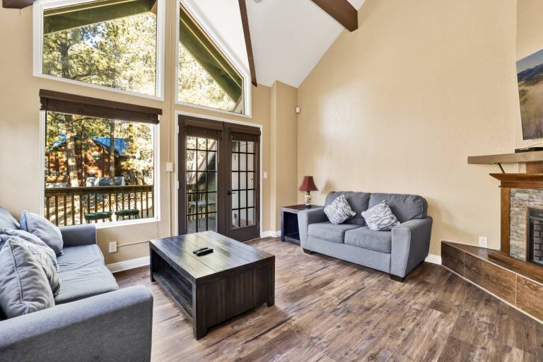 Fawnskin Chalet Dual-Unit Retreat Hot Tub, Game Room, Dog Run Walk to Lake & Marina — photo 4