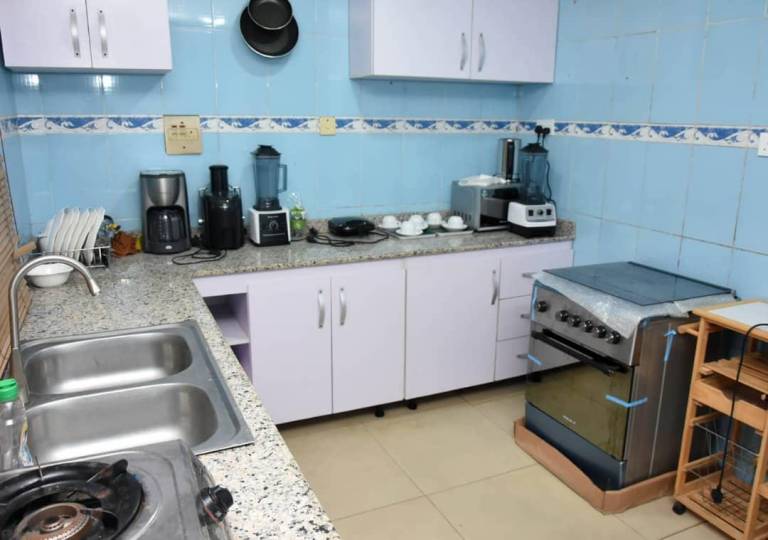 Secured Mayfair Gardens Estate 3 Bedroom Apartment — photo 5