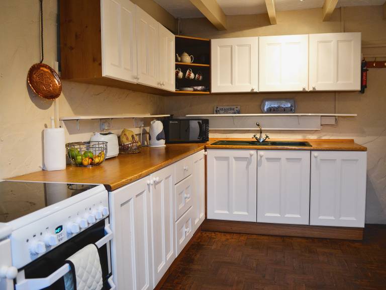 Family-oriented lovely cottage | Sea view | Beach nearby | Pets are welcome — photo 3