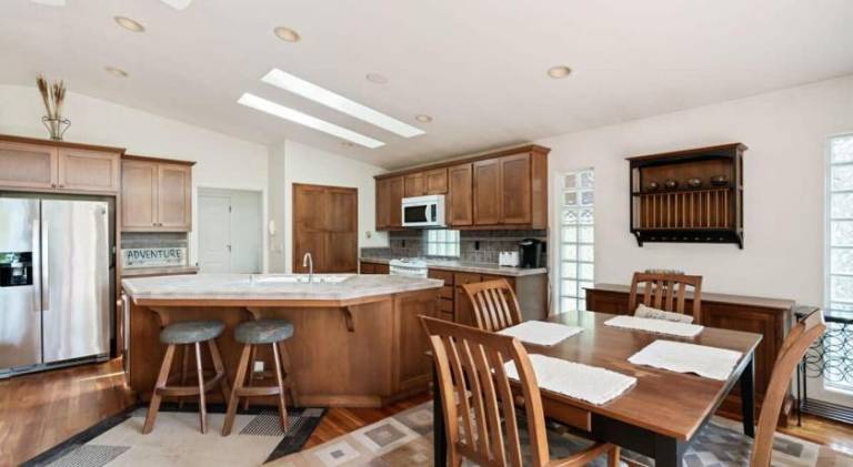 Bright 3BDR Near Beach and Slopes — photo 5