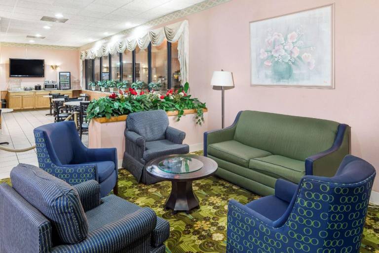 Days Inn by Wyndham Walterboro — photo 4