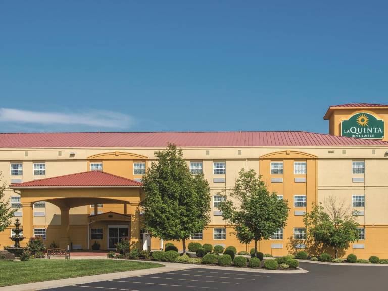 La Quinta Inn & Suites by Wyndham Blue Springs in Blue Springs, MO