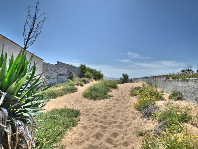 Holiday apartment with terrace & pool | Next to the beach | Pets allowed — photo 2