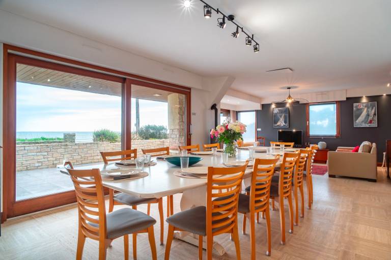 Vacation home with yard, grill & terrace | Sea view — photo 3