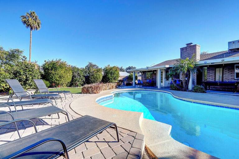 House Roadrunner Estates East