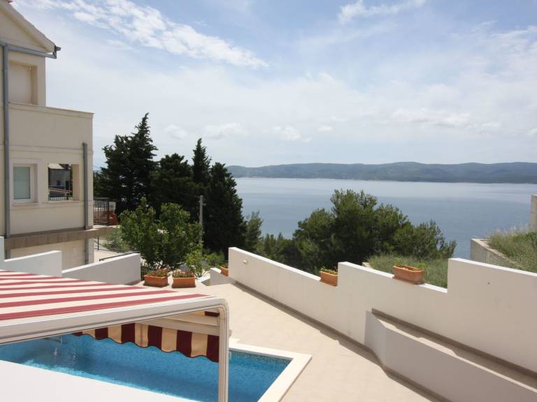 Holiday apartment with grill, pool & terrace — photo 4