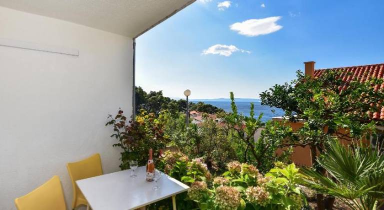 Apartment with garden, barbeque & patio | Beach nearby | Pet-friendly — photo 4