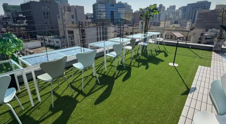 701 Seongsu Loft Cherry Blsm Han River airport bus — photo 4