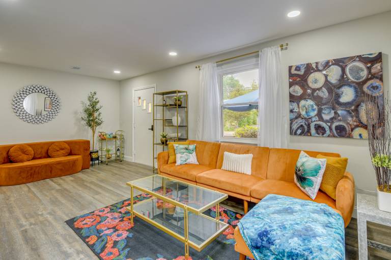 Stylish Family Home w/ Fenced Yard in Falls Church — photo 4