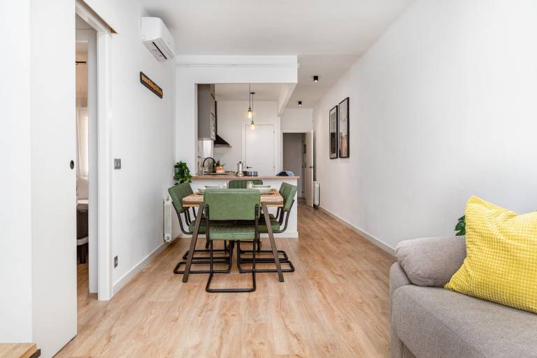 Fully equipped apartment with patio | Close to Magic Fountain of Montjuïc | Pet-friendly — photo 3