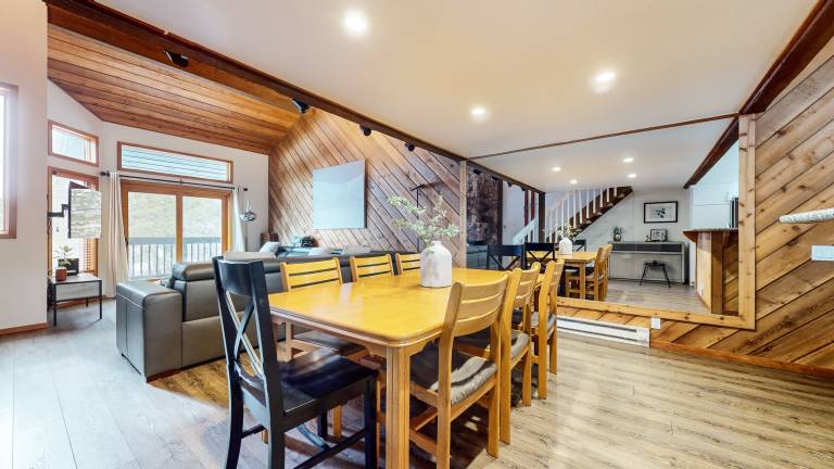 Fully equipped beautiful condo with sauna, jacuzzi & grill | Mountain view | Dogs allowed — photo 5