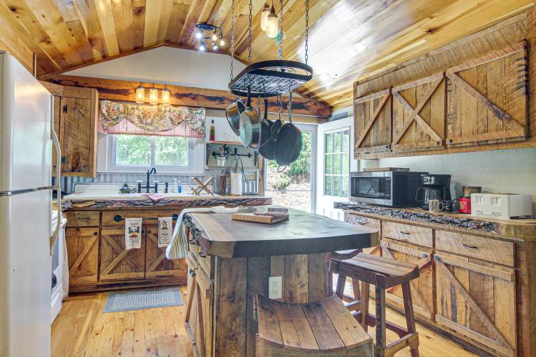 20-Acre Cabin w/ Pond: 5 Mi to Biltmore Estate! — photo 3