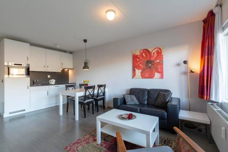 Holiday apartment with yard & patio — photo 5