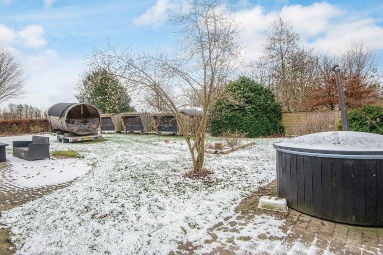 Vacation home with sauna, yard & patio — photo 3