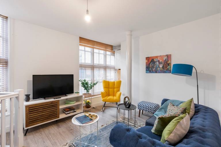 Amazingly Beautiful 3 BR Flat For Large Groups