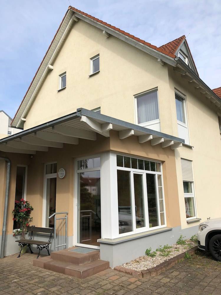 Hus  Zuckelhausen
