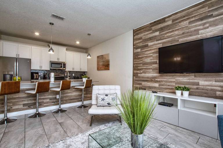 Child-friendly pleasant vacation home with patio, private pool & grill | Suitable for remote work | Pets allowed — photo 5