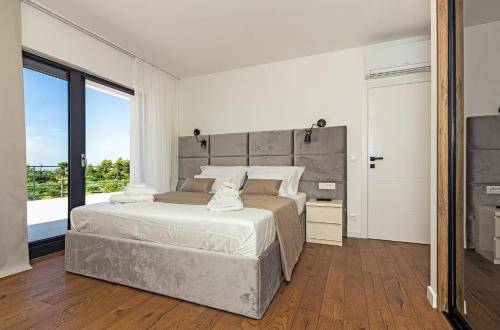 Exquisite blend of modern elegance and traditional Dalmatian charm ! — photo 5