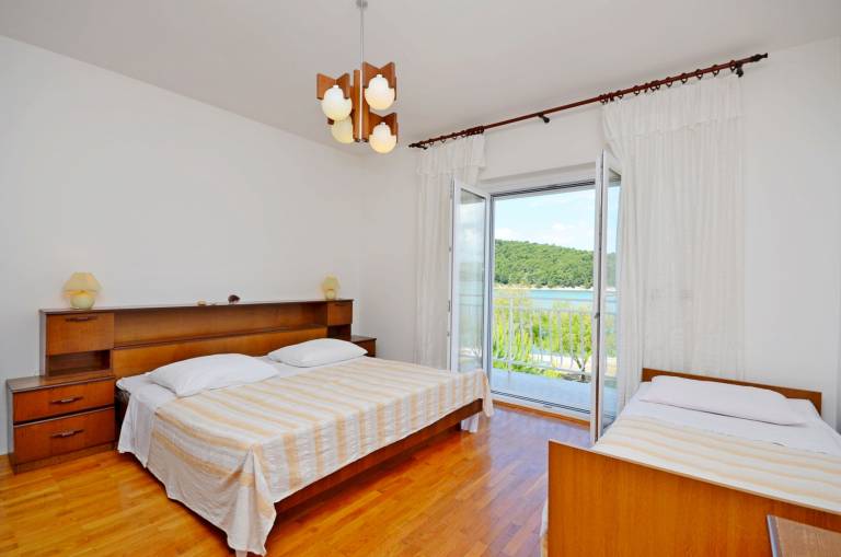 Holiday apartment with grill & patio | Sea view — photo 4