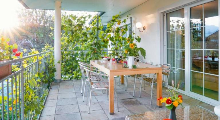 Coraline -Koblach, 6-10 P, 3 Schlafzimmer, Kuche, riesige Terrasse, Parkplatz, WiFi, Stellplatz Ski — photo 4
