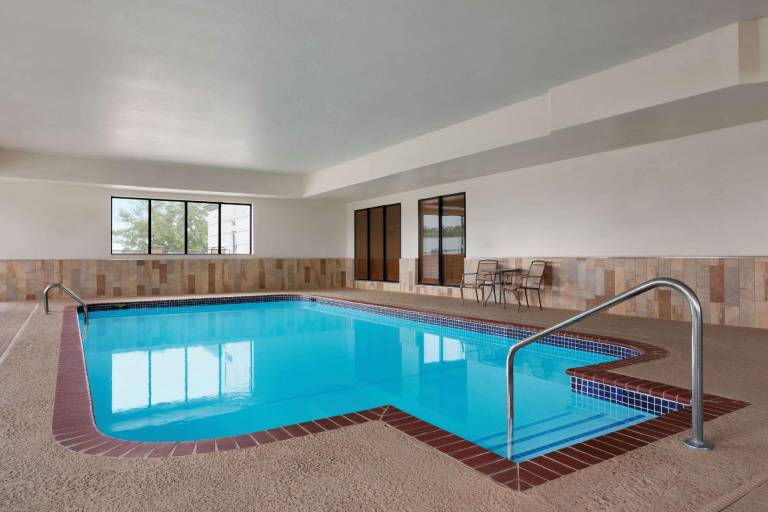 Wingate by Wyndham Bentonville Airport — photo 3