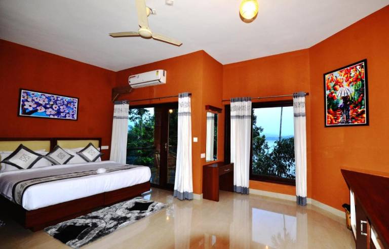 LakeRose Wayanad Resort Superior Seeblick
