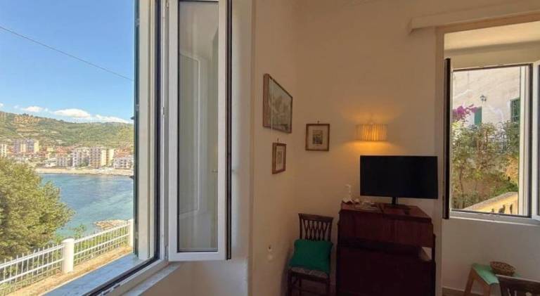 Holiday apartment with terrace — photo 5
