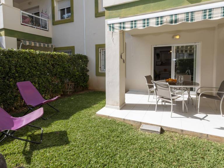 Charming Ground-Floor Apartment with Pool, Terrace & Beach Access in Denia — photo 5
