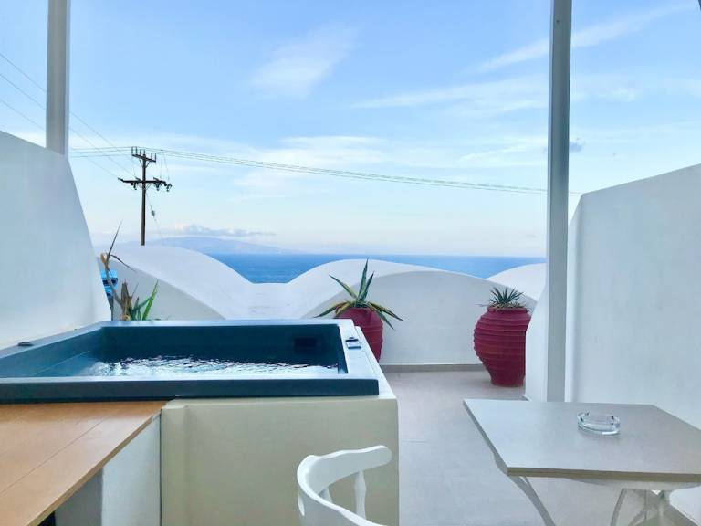 Dom  Santorini