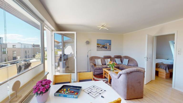 Nahe Strand und Hafen: Exklusive Ferienwohnung für 2 Erwachsene und 1 Kind mit Meerblick in Groemitz