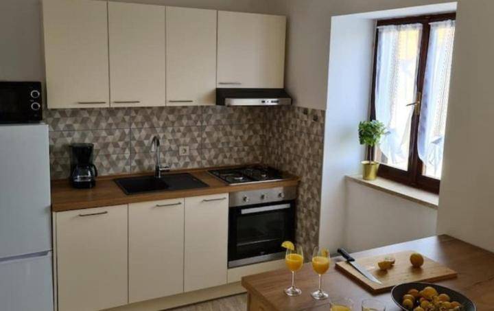 Holiday apartment with terrace, yard & barbeque — photo 5
