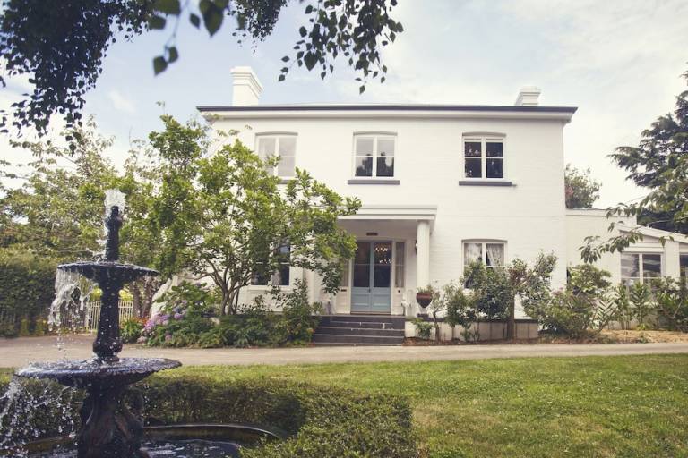 Bed and breakfast  Ulverstone