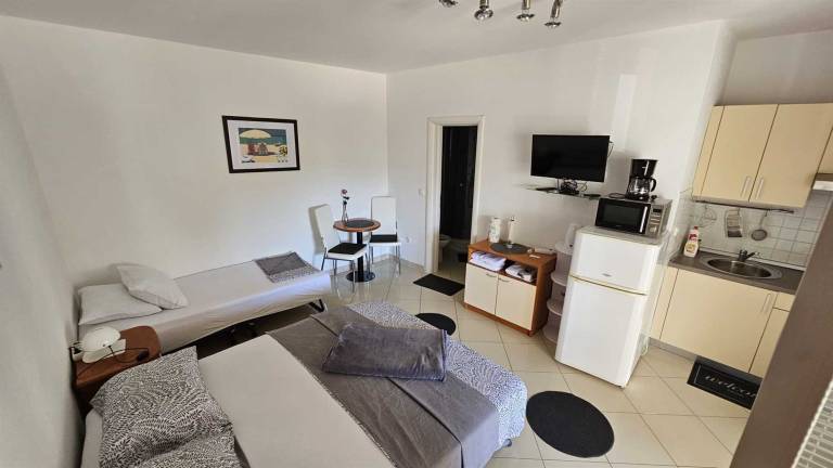 Rental apartment with BBQ & terrace — photo 3