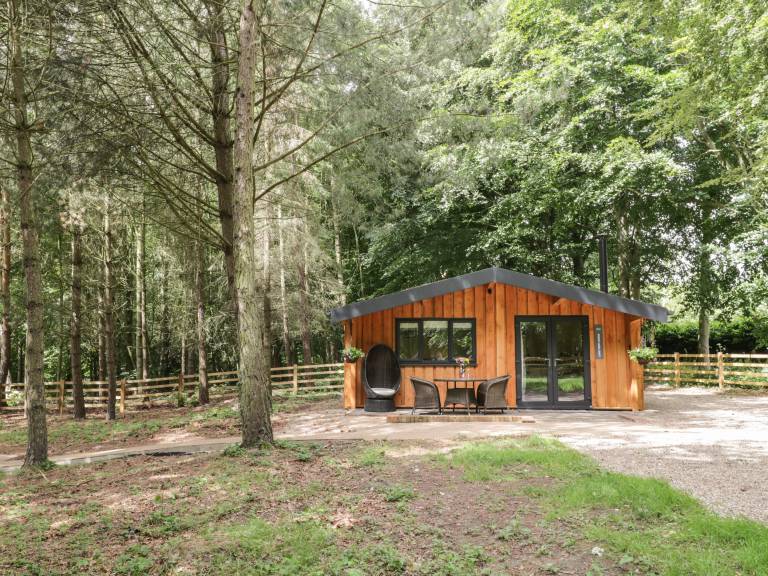 Beautiful cottage with hot tub & garden | Pet-friendly — photo 2