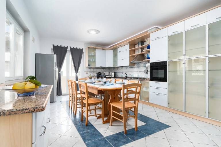 Apartment with garden, terrace & barbecue | Panoramic view — photo 4