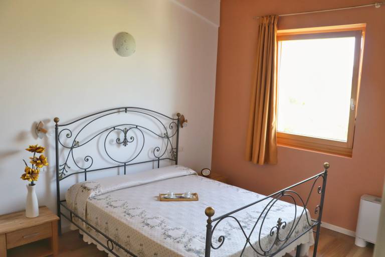 Agriturismo con piscina - Fioralba: Riel 2 room apartment with view - Bilocale con vista — photo 3
