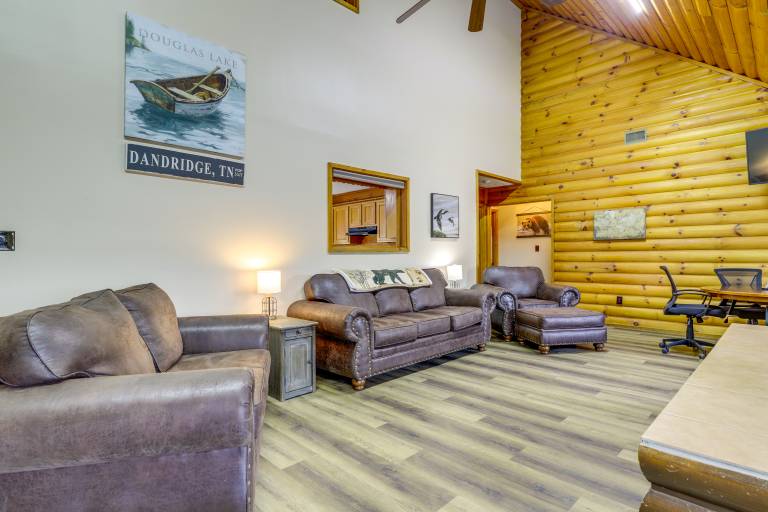 Boat Dock: Pet-Friendly Douglas Lake Getaway! — photo 5
