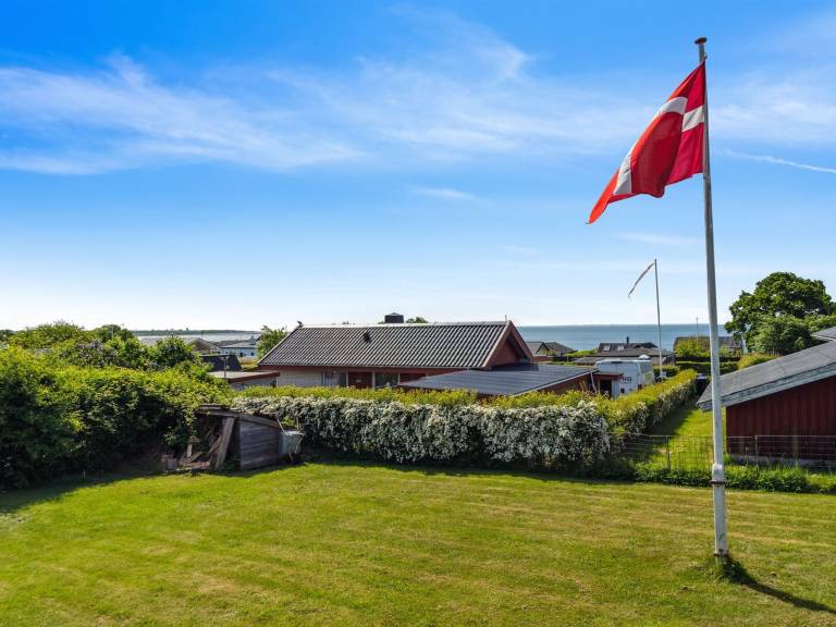 House with patio & grill | Sea view — photo 4