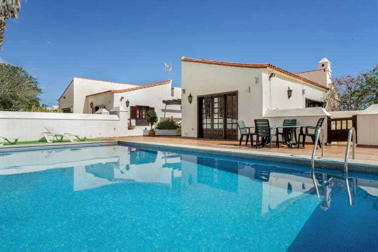 Holiday Accommodation "3-Bedroom Villa in Golf del Sur" — photo 2